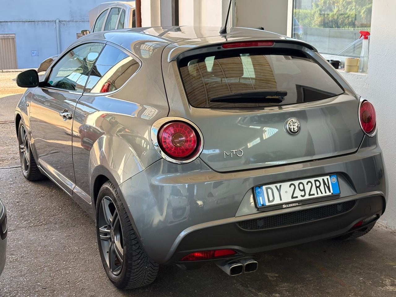 Alfa Romeo MiTo 1.6 JTDm 16V Distinctive Sport Pack