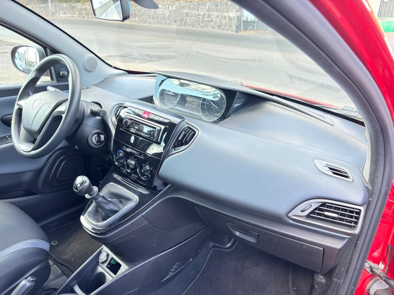 Lancia Ypsilon 1.2 69 CV 5 porte Silver