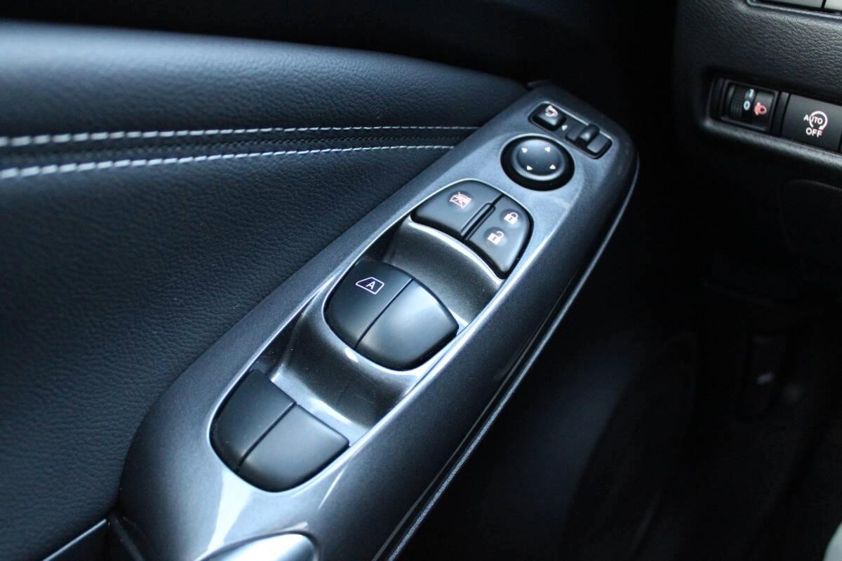 Nissan Juke 1.0 dig-t N-Connecta (Shadow) 114cv con CarPlay
