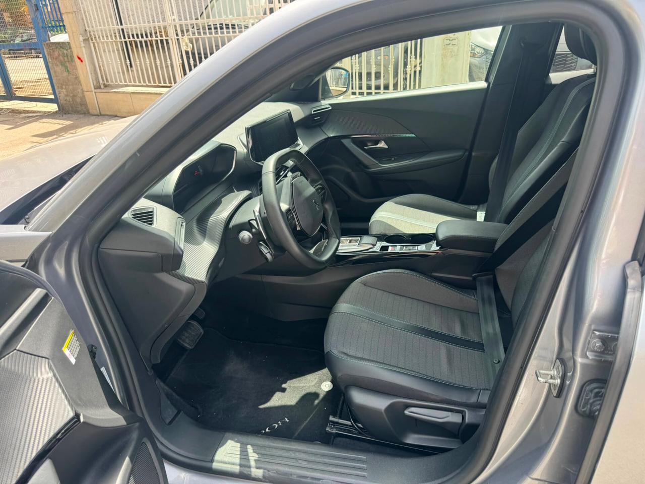 Peugeot 2008 BlueHDi 130 S&S EAT8 Allure