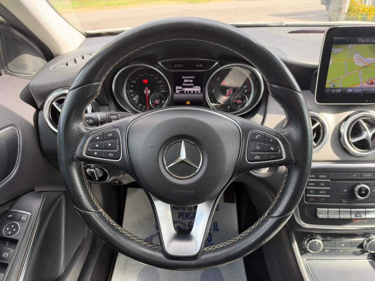 Mercedes-benz GLA 200 d Automatic 4Matic Premium Night Edition