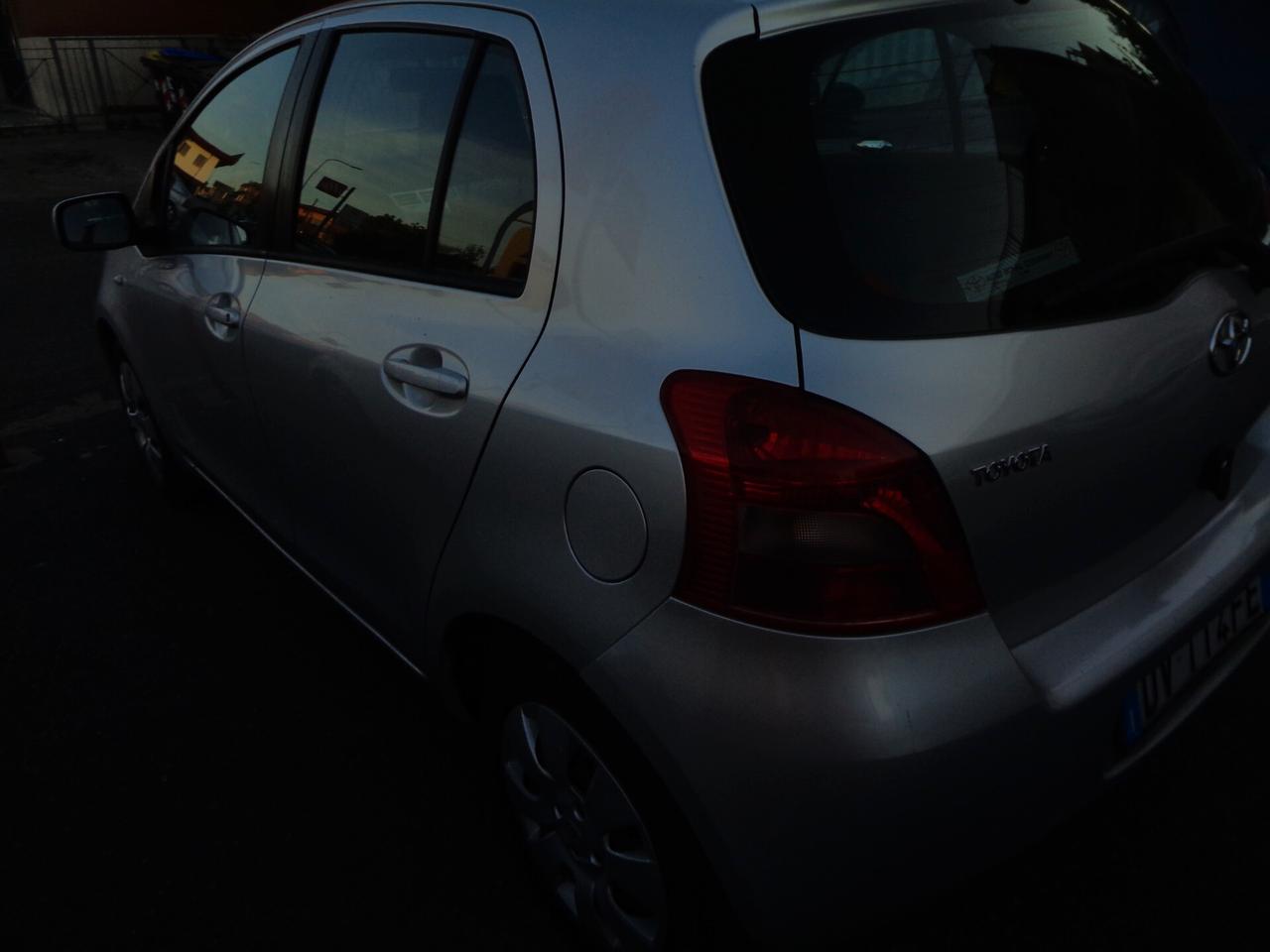 Toyota Yaris 1.0 5 porte Sol