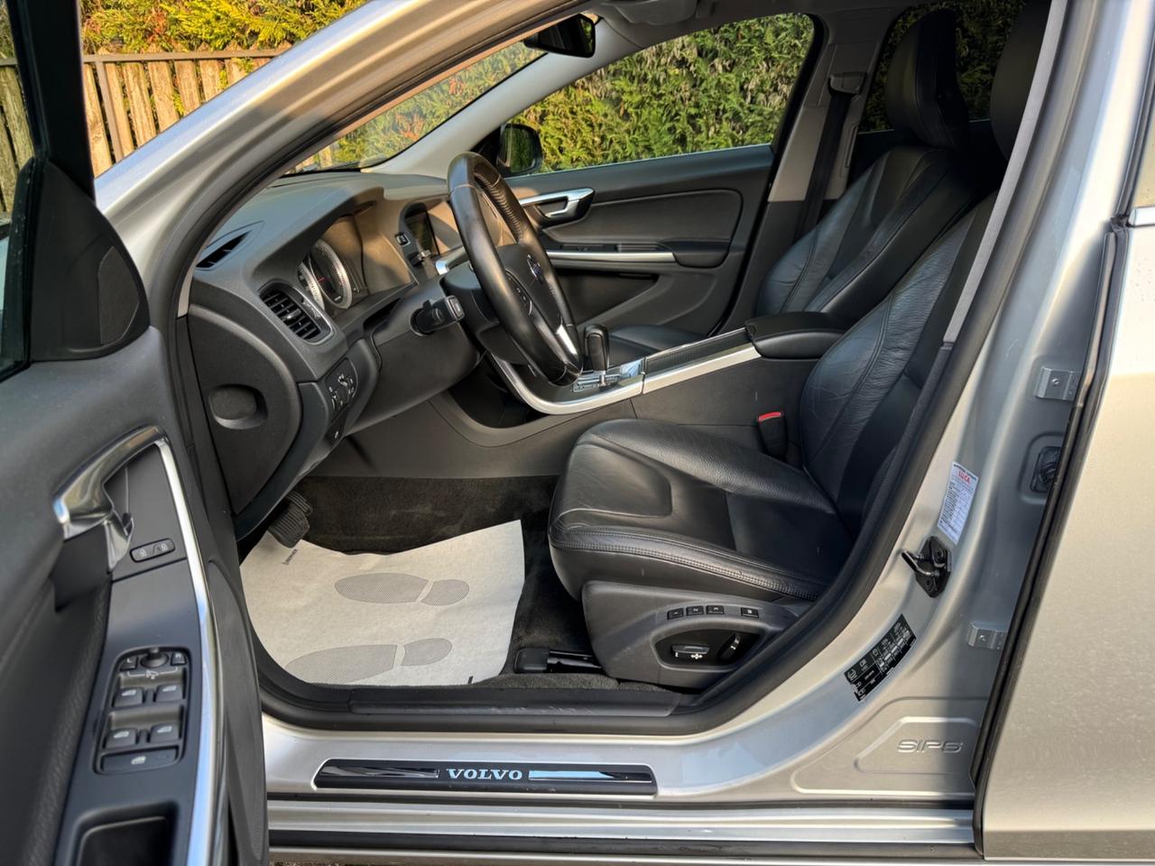 Volvo V60 D5 AWD Geartronic Summum