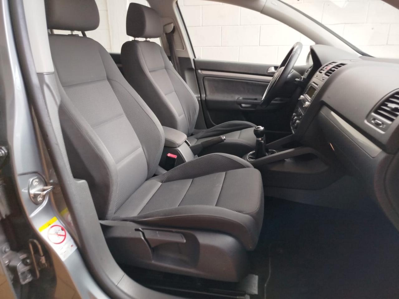 Volkswagen Golf 5p 1.6 fsi Sport, adatta a neop. Unico Prop.