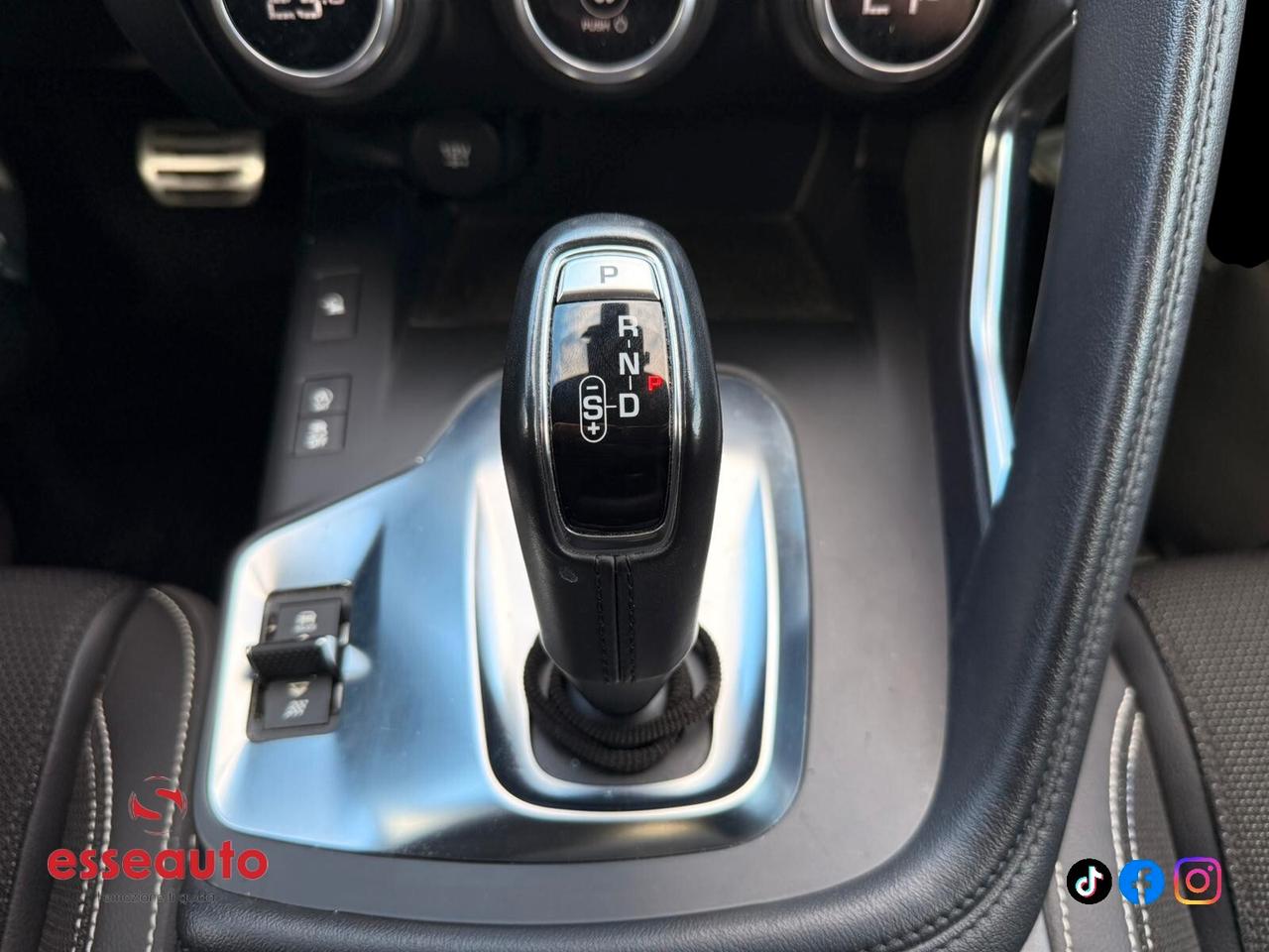 Jaguar E-Pace 2.0D 180 CV AWD R-Dynamic