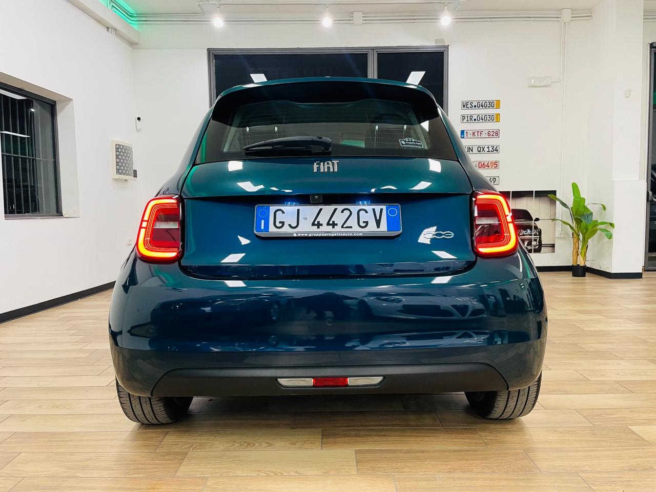 Fiat 500e Icon - Pack style Ocean Blue Metallic