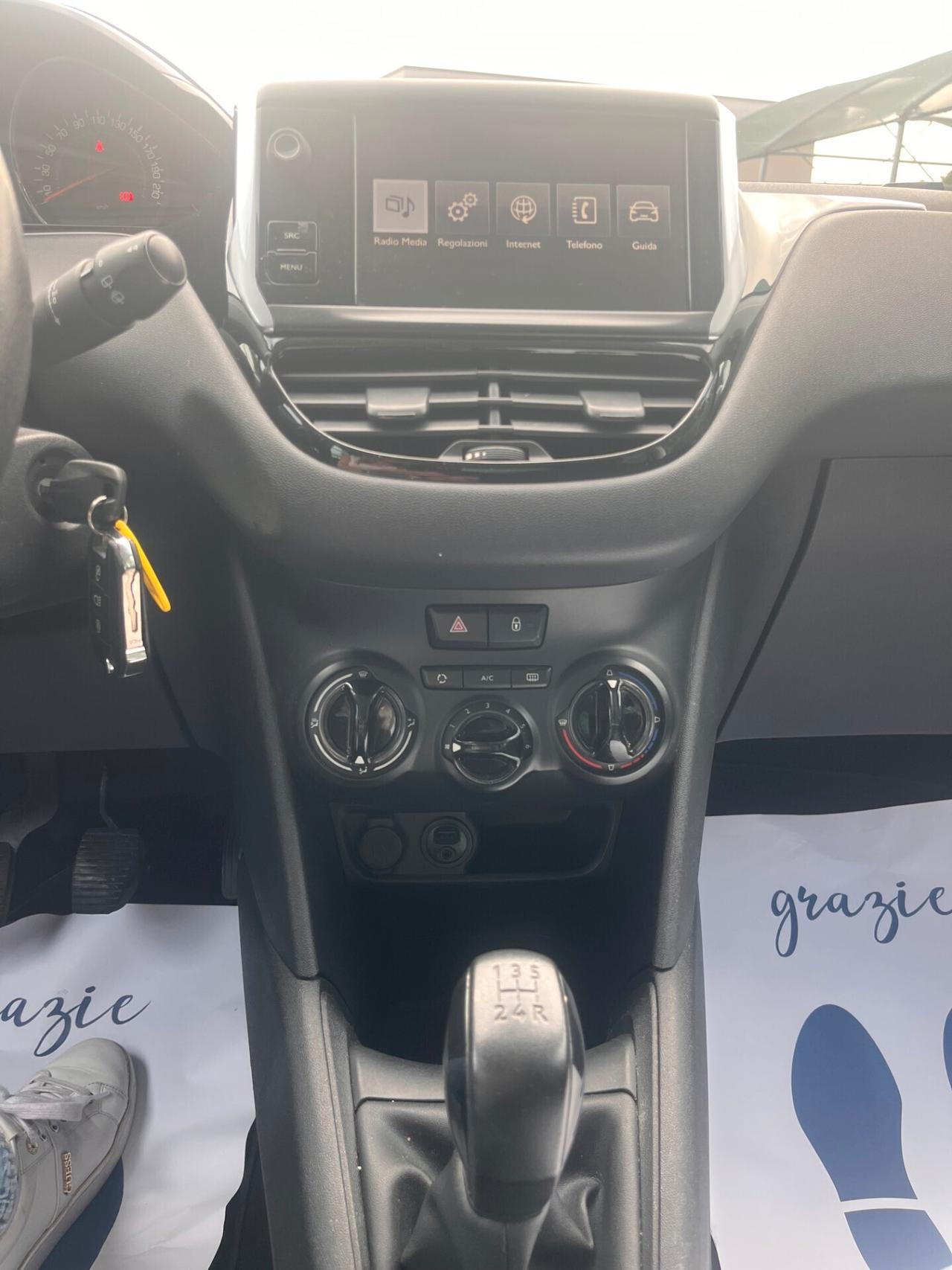 Peugeot 208 PureTech 82 5 porte Allure NEOPATENTATI
