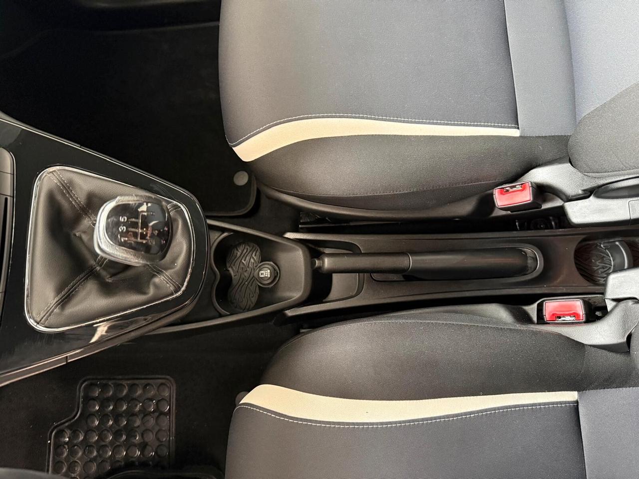 LANCIA YPSILON 0.9 METANO 2014 93.362 KM