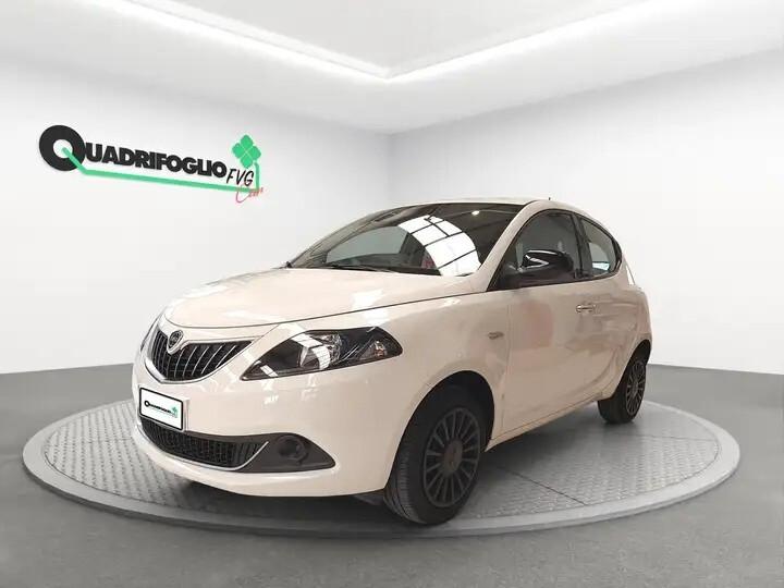 Lancia Ypsilon 1.0 FireFly 5 porte S&S Hybrid Silver