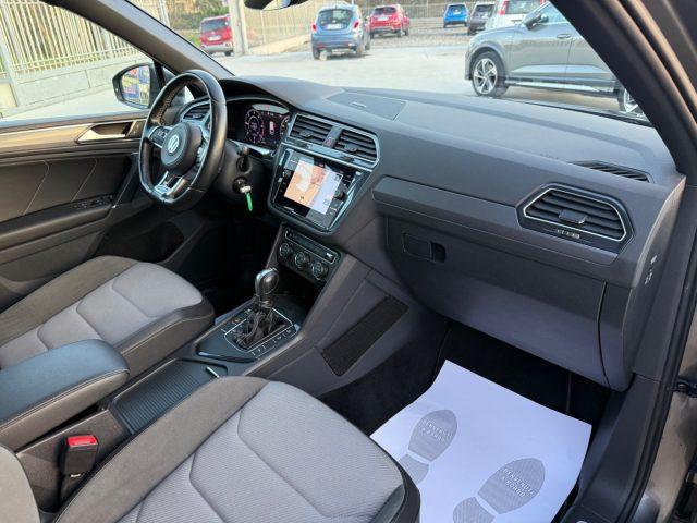 VOLKSWAGEN Tiguan 2.0 TDI DSG R-LINE GARANZIA Iva esp