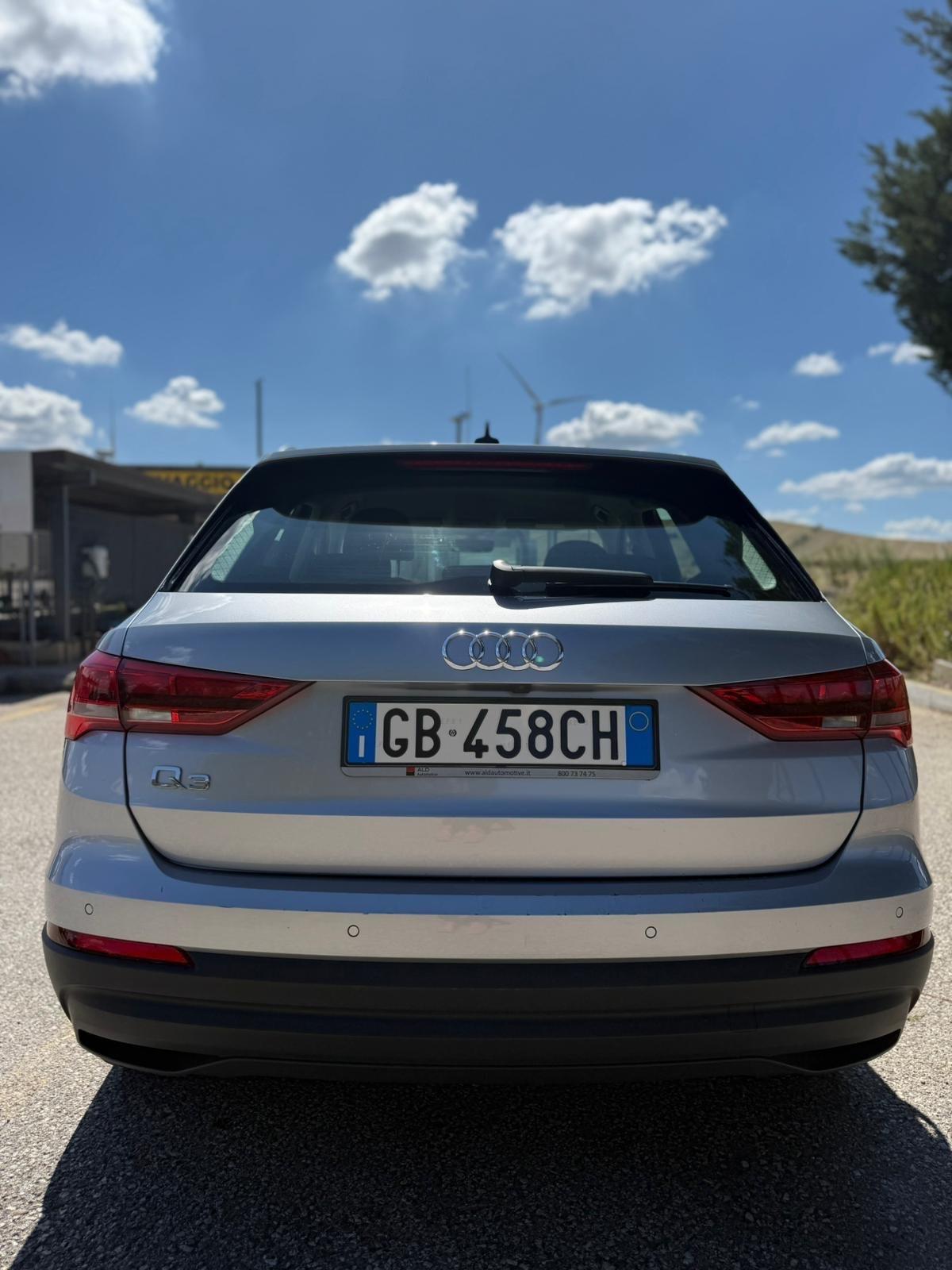 Audi Q3 35 TDI S tronic Business