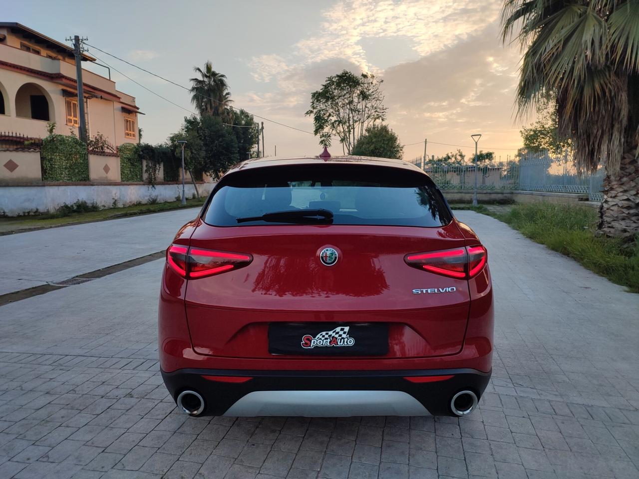 Alfa Romeo Stelvio 2.2 Turbodiesel 160 CV AT8 RWD Business