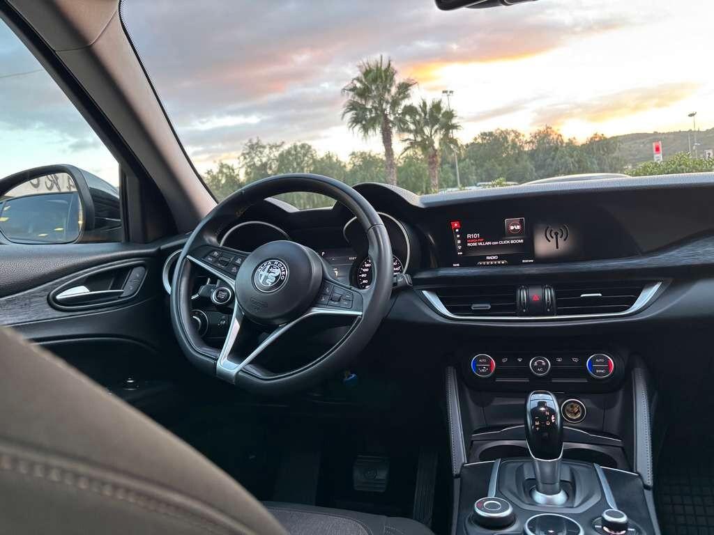 Alfa Romeo Stelvio 2.2 Turbodiesel 160 CV 2019/ 142.000 KM Tua a soli 199 Euro al mese