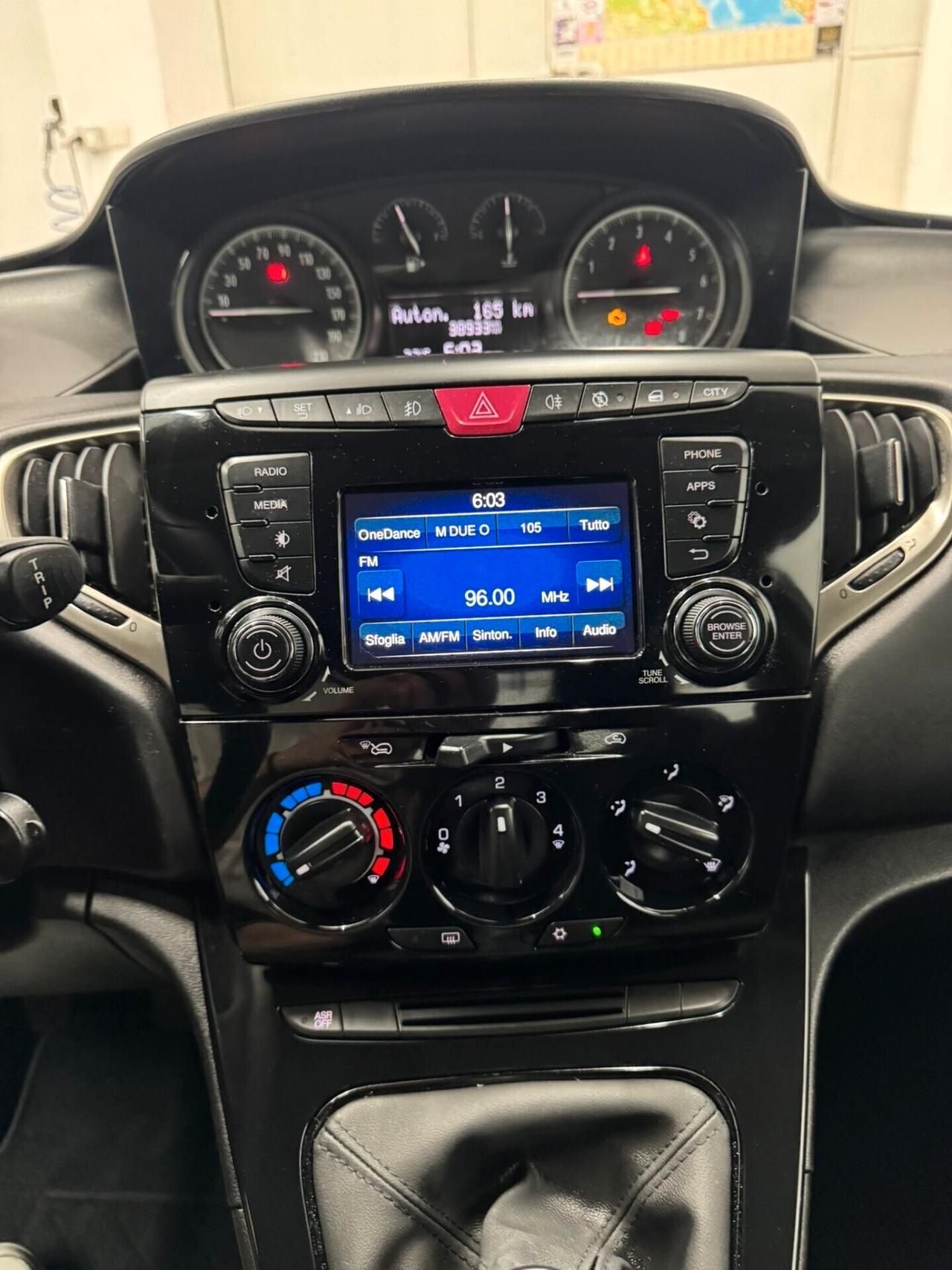 Lancia Ypsilon 1.2 69 CV 5 porte S&S Platinum