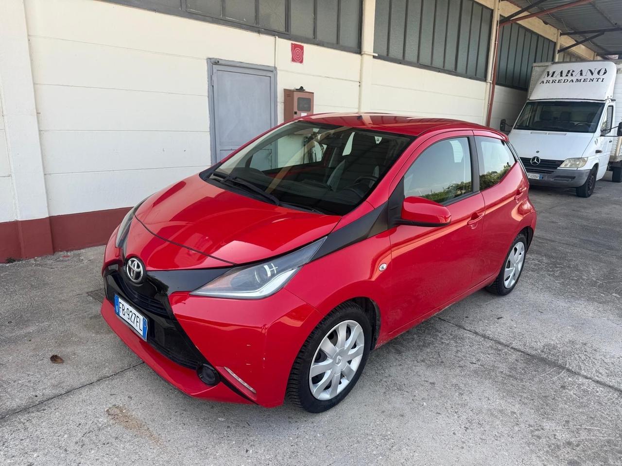 Toyota Aygo 1.0 VVT-i 69 CV 5 porte x-cite
