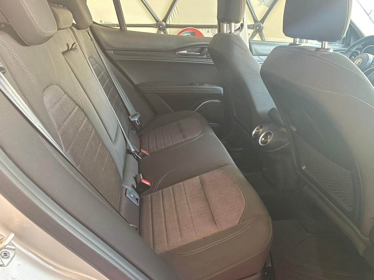 Alfa Romeo Stelvio 2.2 Turbodiesel 160 CV AT8 Q4 Business