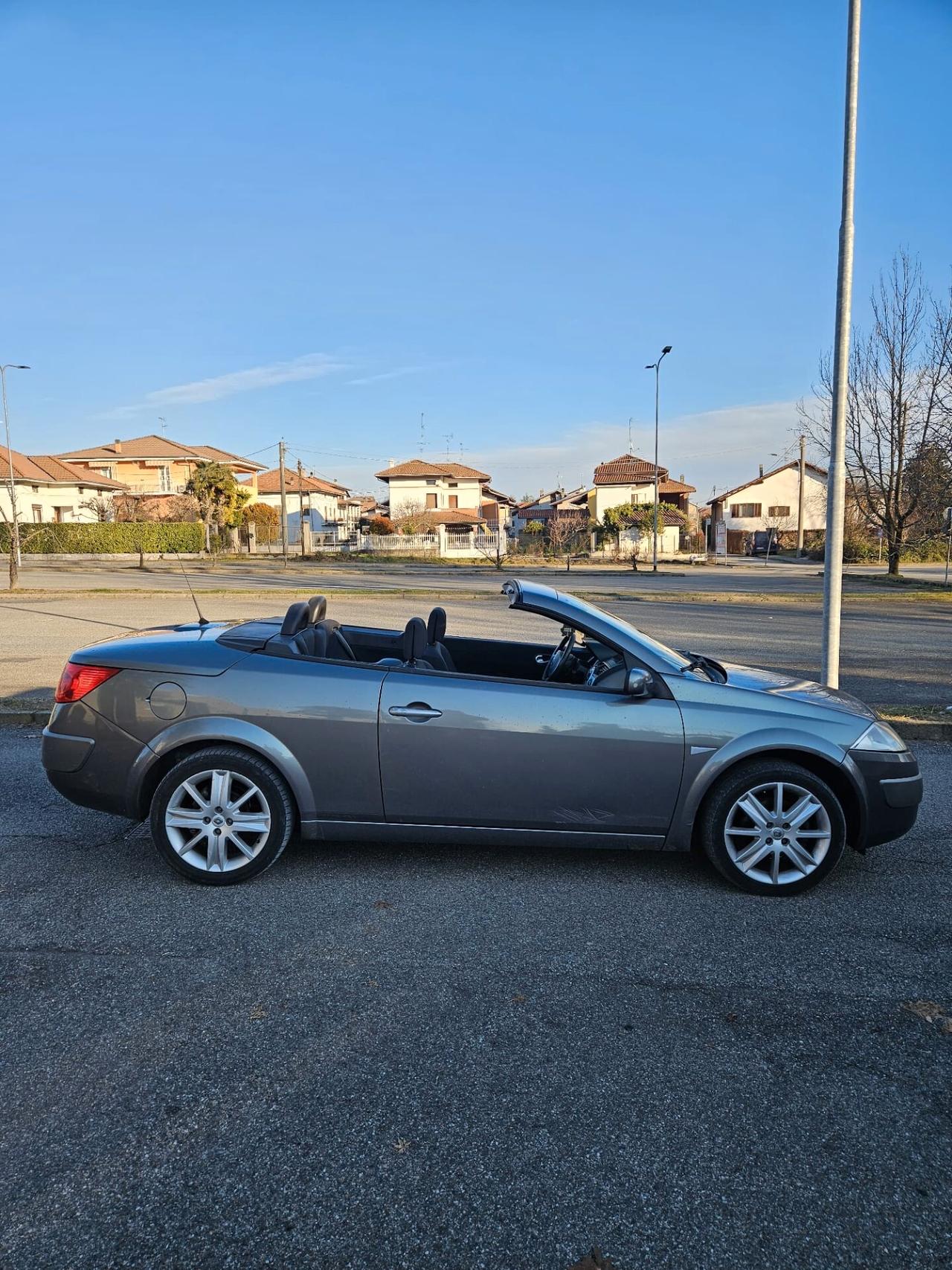 Renault Megane cabriolet NEOPATENTATI