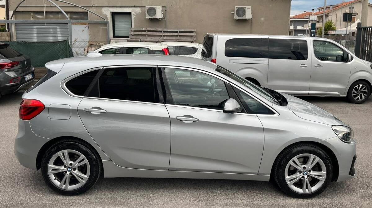 BMW Serie 2 218d Advantage auto