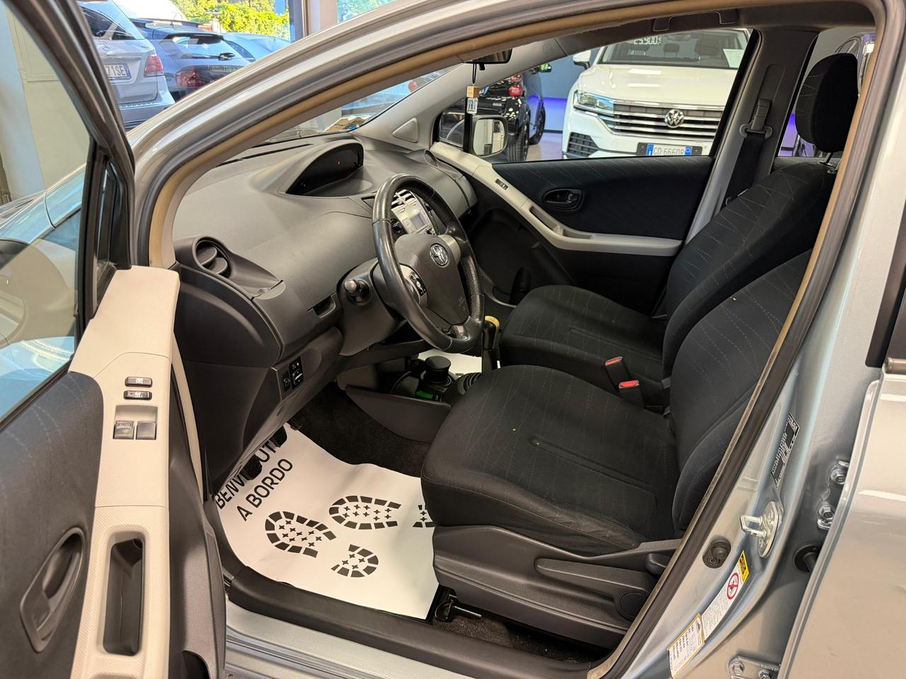 Toyota Yaris 1.0 5 porte Sol