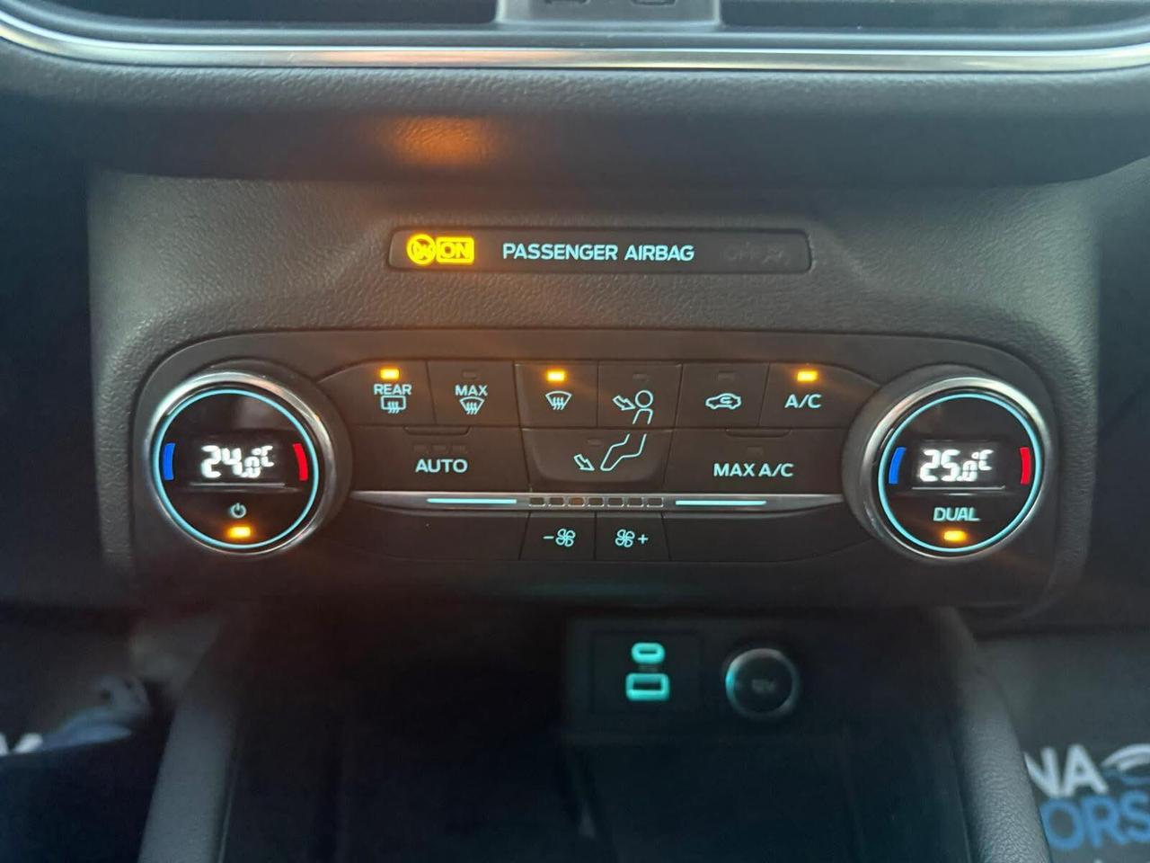 Ford Kuga 120CV AUT TITANIUM