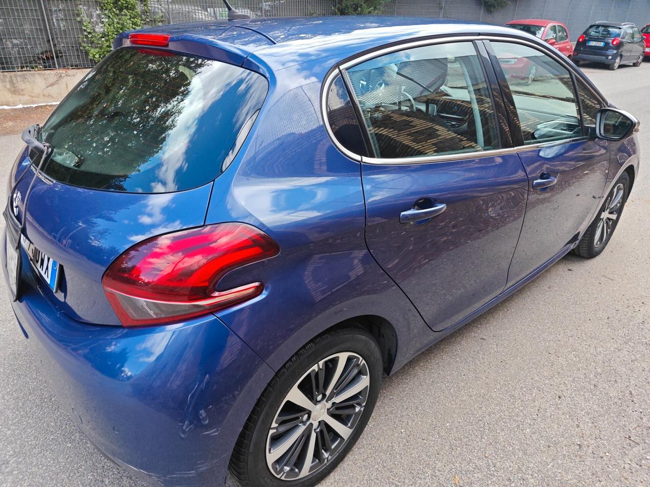 Peugeot 208 BlueHDi 75 5 porte Allure