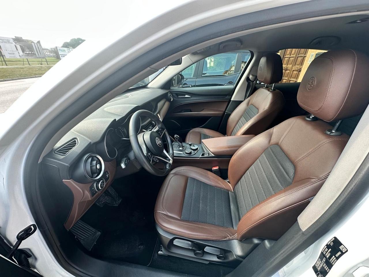 Alfa Romeo Stelvio 2.2 Turbodiesel 180 CV AT8 Q4 Business