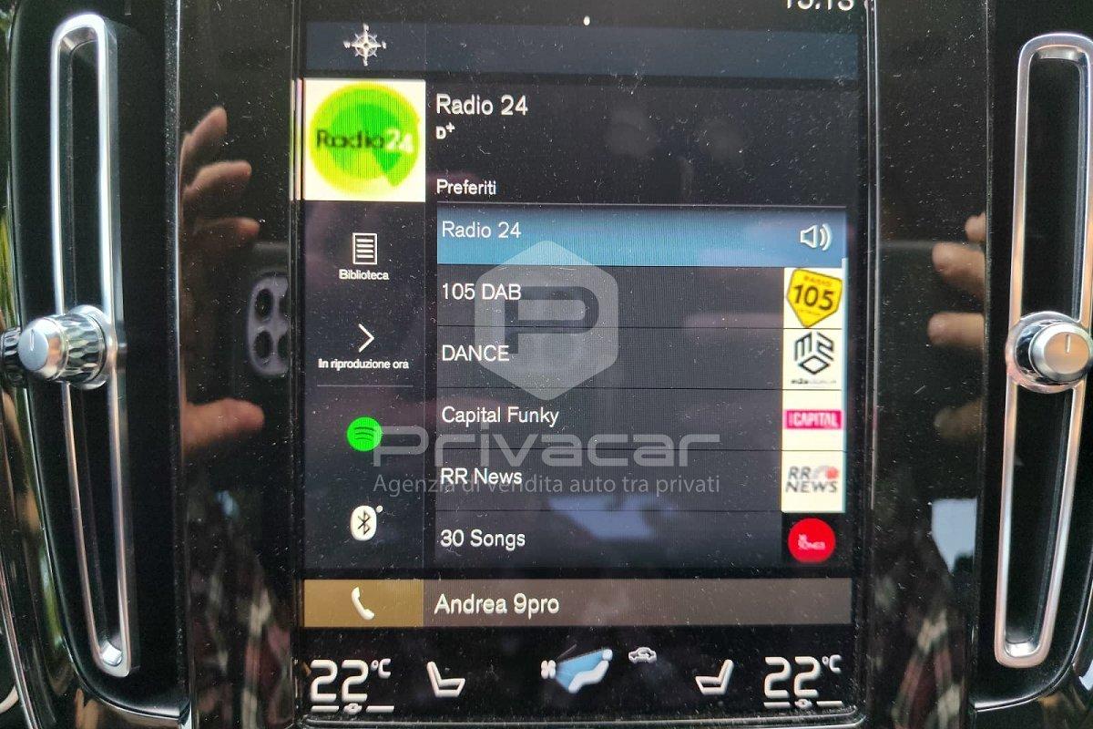VOLVO XC40 B4 AWD Geartronic Momentum Pro