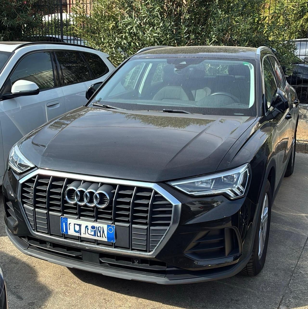 Audi Q3 35 TDI S tronic Business