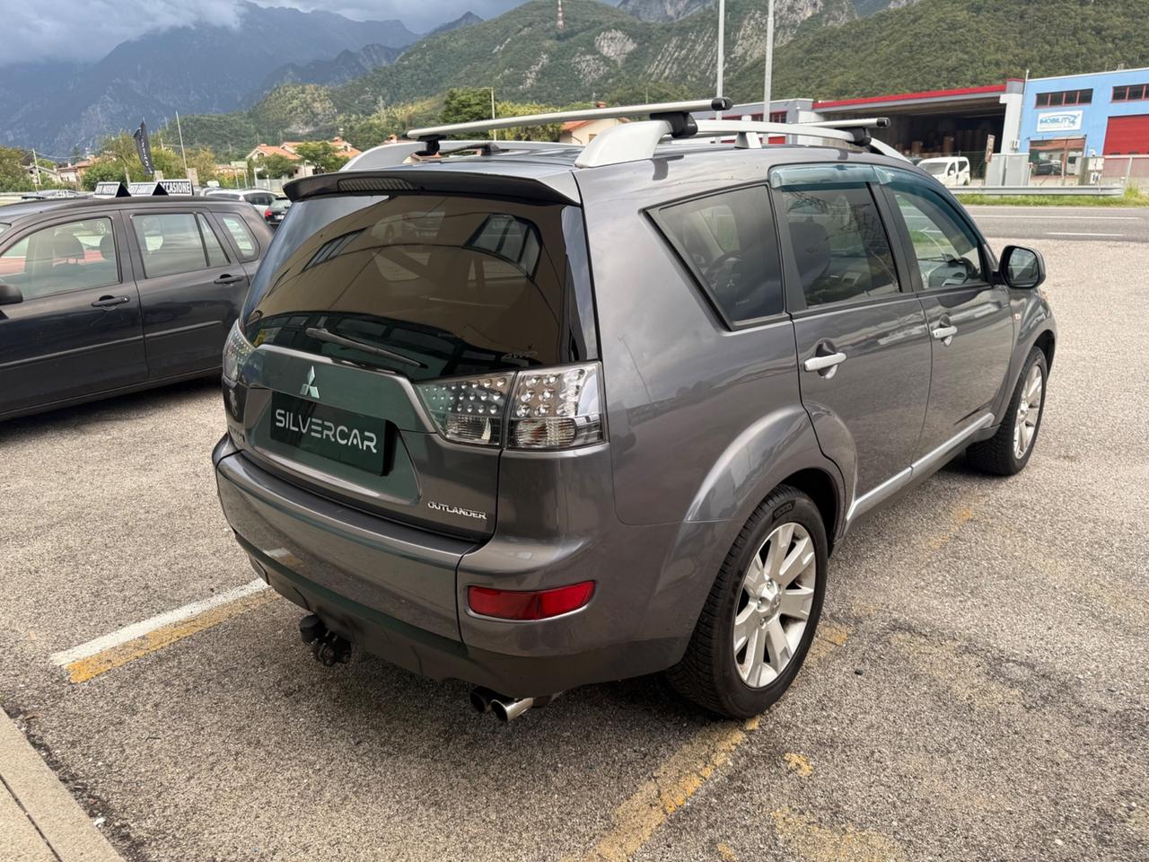 Mitsubishi Outlander 2.2 DI-D Instyle 7 p.ti DPF
