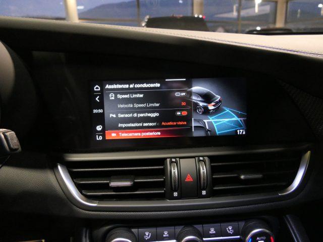 ALFA ROMEO Giulia 2.9 V6 Bi-Turbo AT8 Quadrifoglio