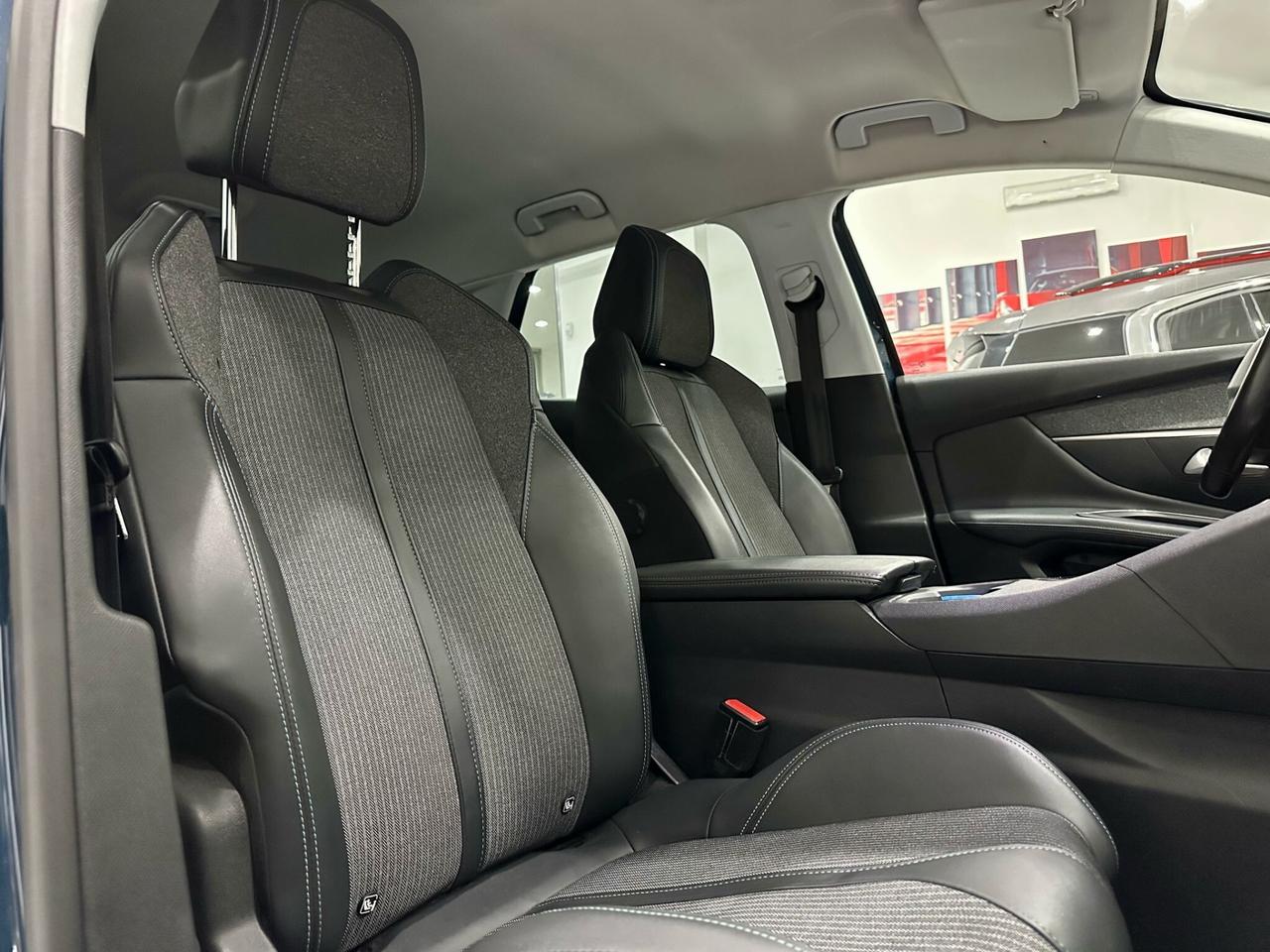 Peugeot 3008 1.5 bluehdi Allure Pack