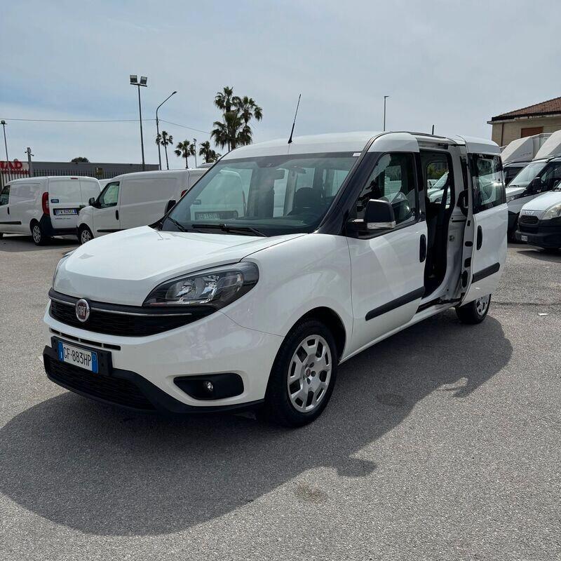 FIAT DOBLO' MAXI 1.6mjt AUTOCARRO 5 POSTI 2021