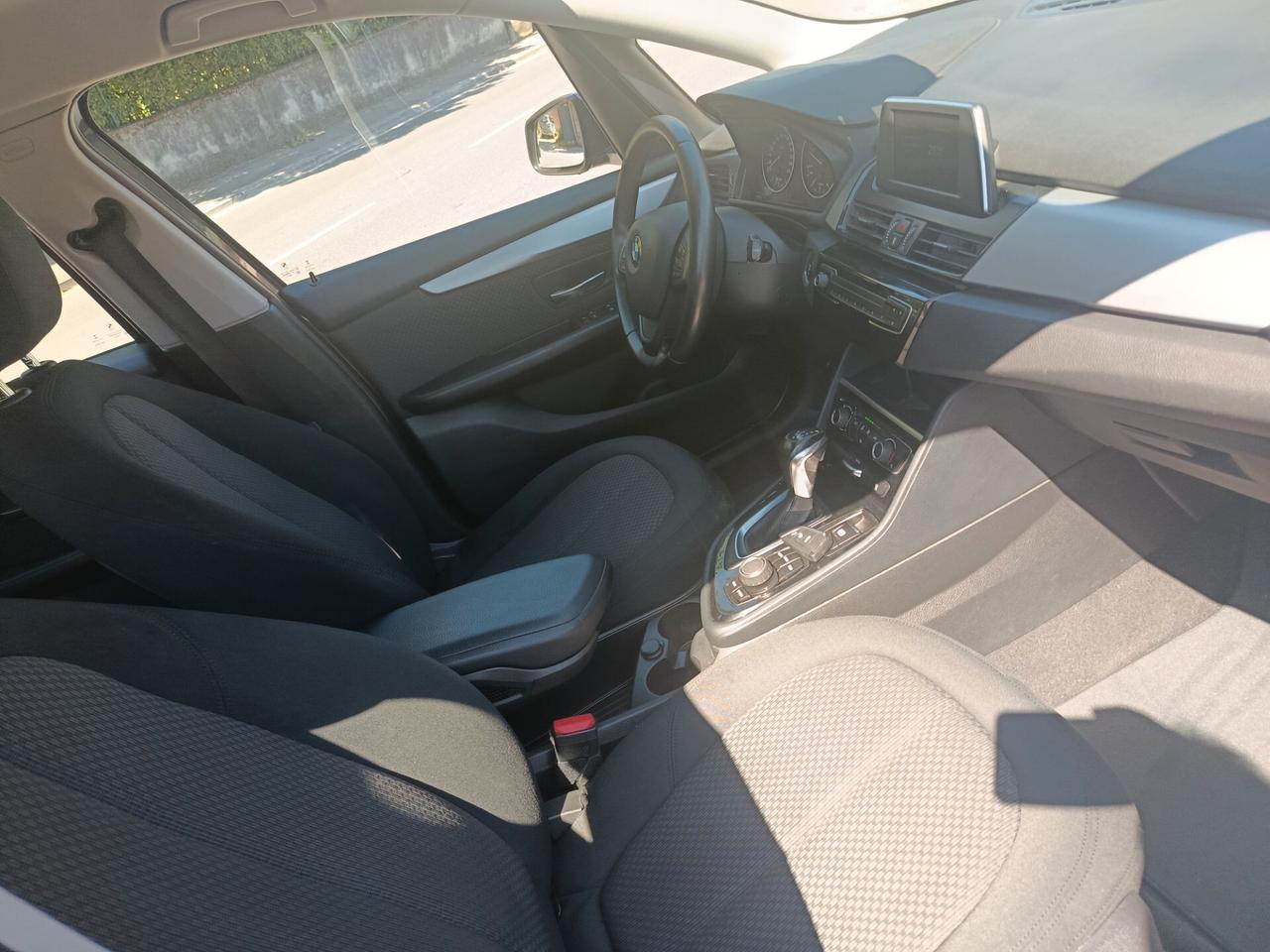 Bmw 2er Active Tourer 218d Advantage