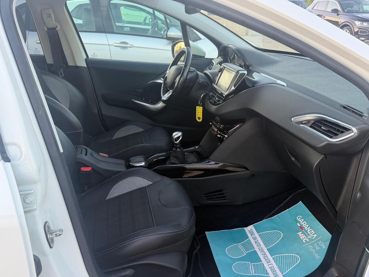 Peugeot 2008 BlueHDi 120 S&S Black Matt