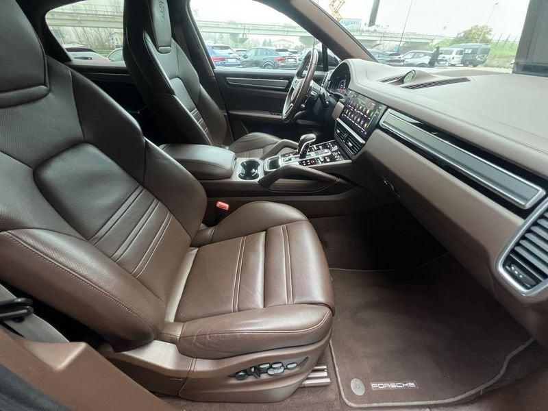 Porsche Cayenne Coupè Cayenne Coupè 3.0 V6 E-Hybrid Platinum Edition 462 CV