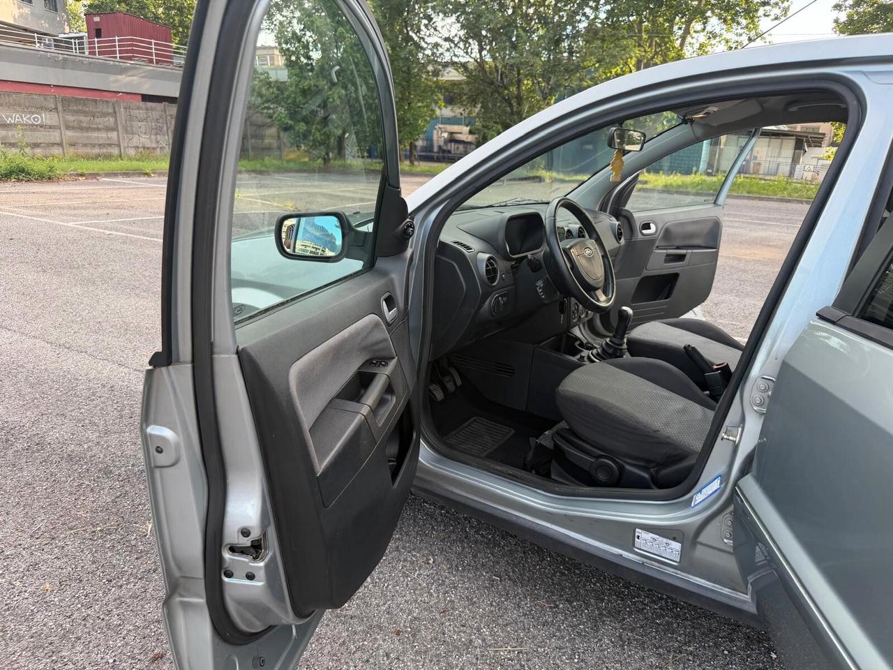 Ford Fusion 1.6 16V 5p. Leather