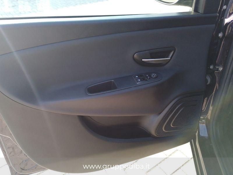 Lancia Ypsilon III 2011 Benzina 0.9 t.air elefantino ecochic metano 80cv