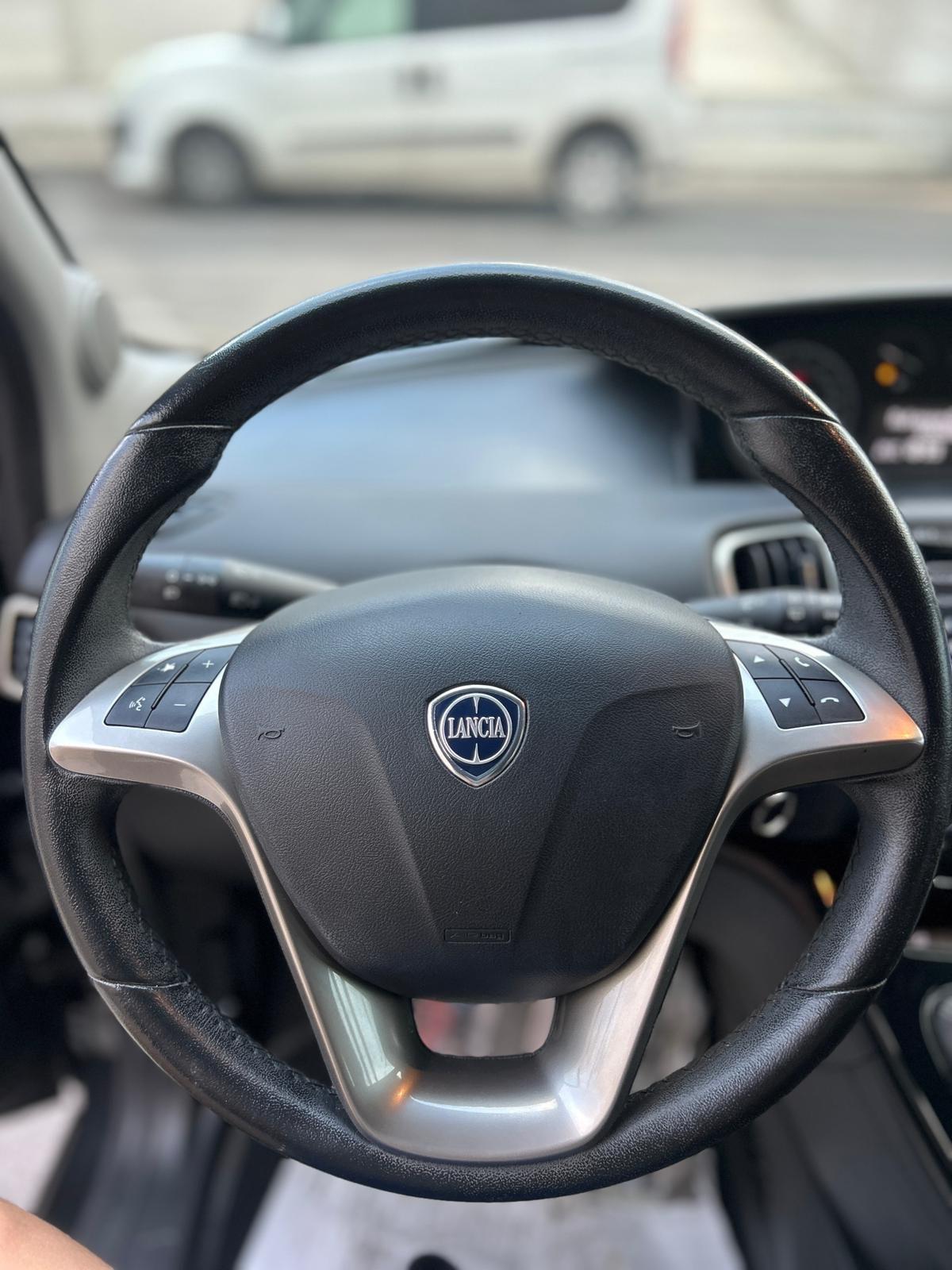Lancia Ypsilon 1.0 FireFly 5 porte Hybrid Ecochic -2021