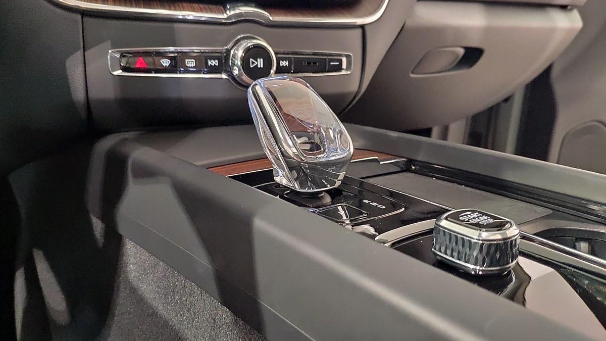 VOLVO Xc60 T8 Recharge Plug-In Hybrid Awd Aut. Ultimate Dark