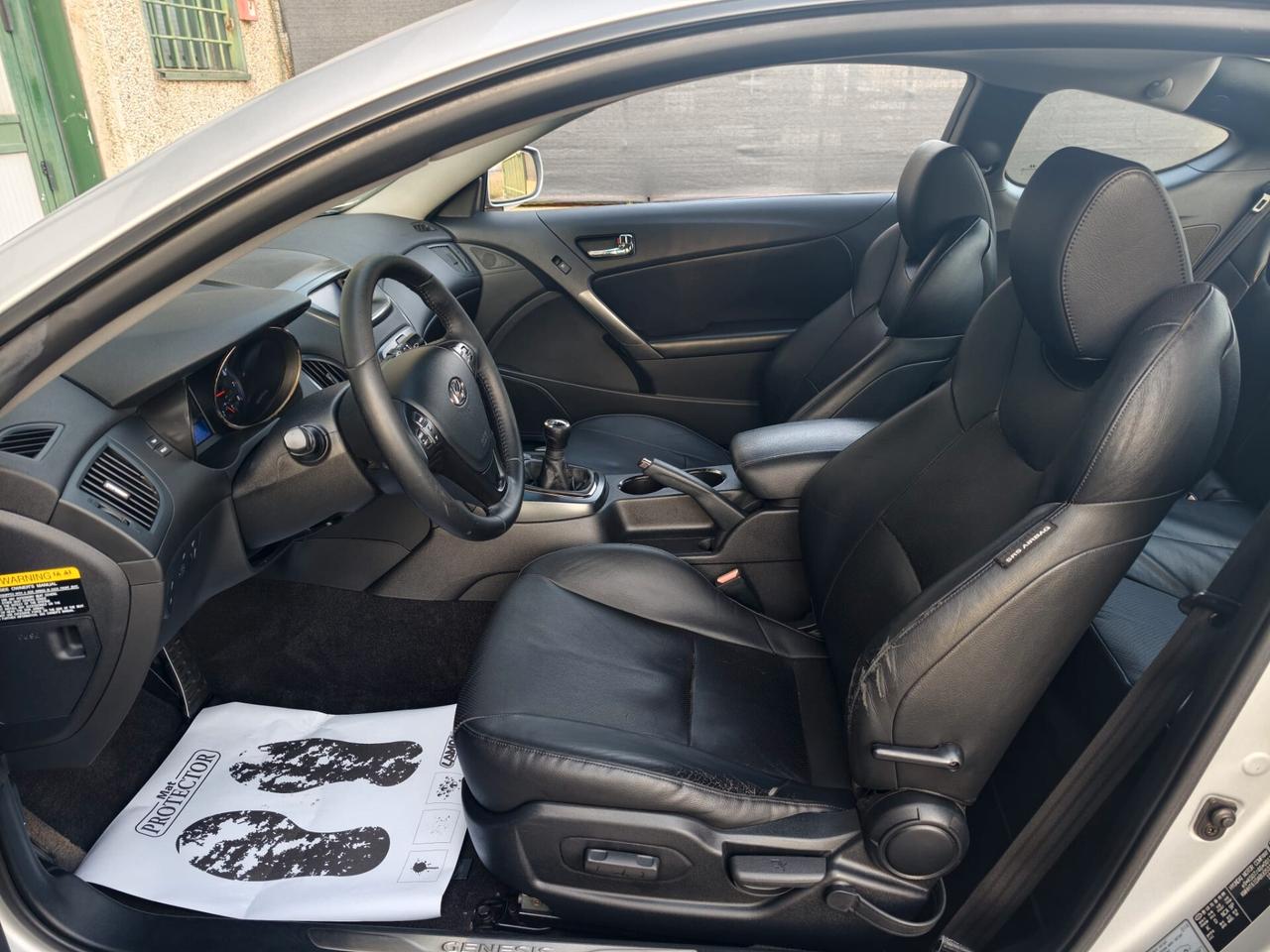 Hyundai Genesis TURBO UNIPRO STUPENDA 2012