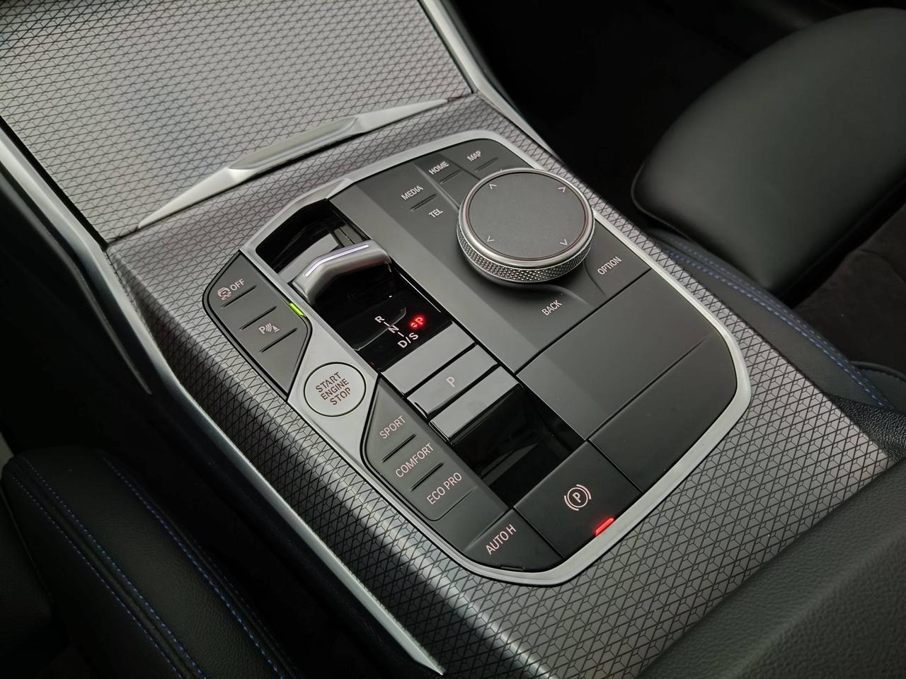 BMW 320d Touring mhev 48V xdrive Msport auto