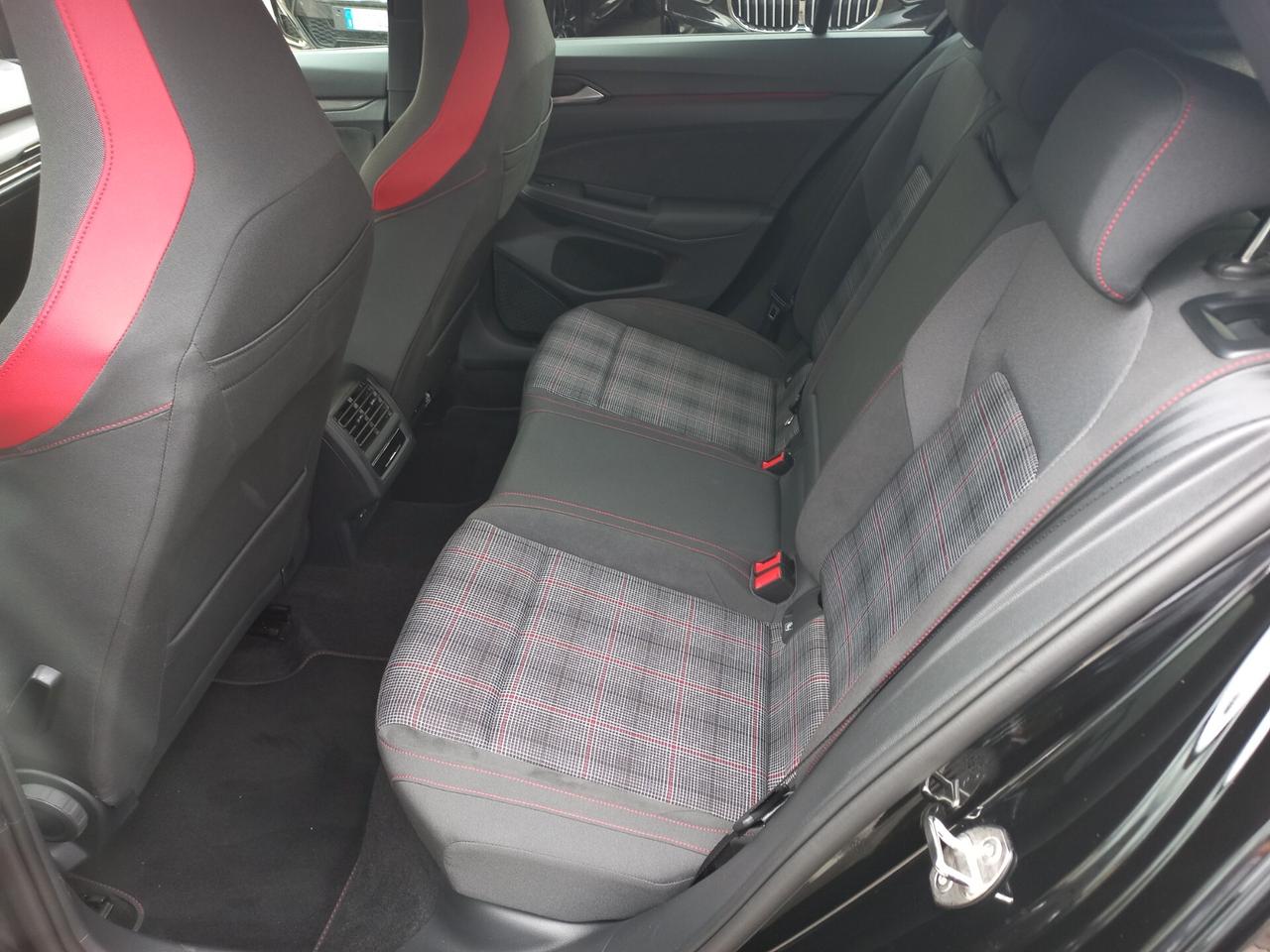 Volkswagen Golf GTI 2.0 TSI DSG