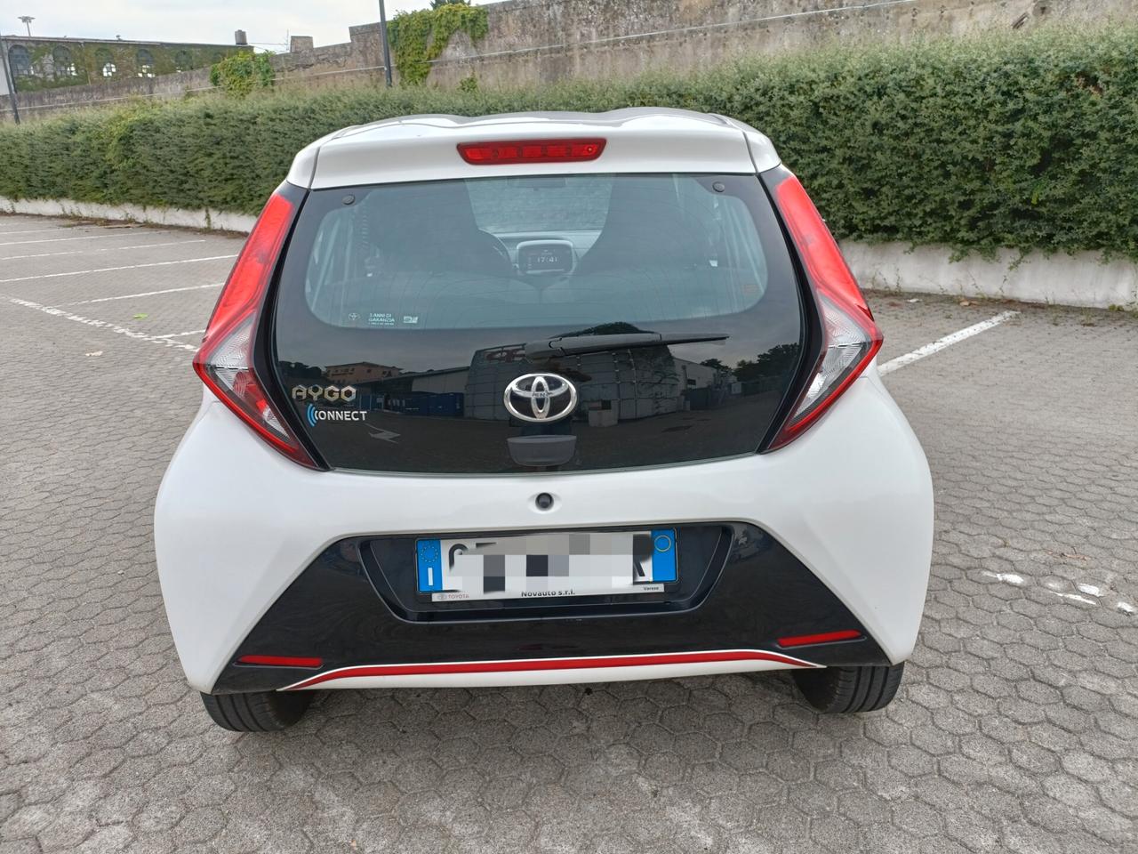Toyota Aygo Connect 1.0 VVT-i 72 CV 5 porte x-clusiv