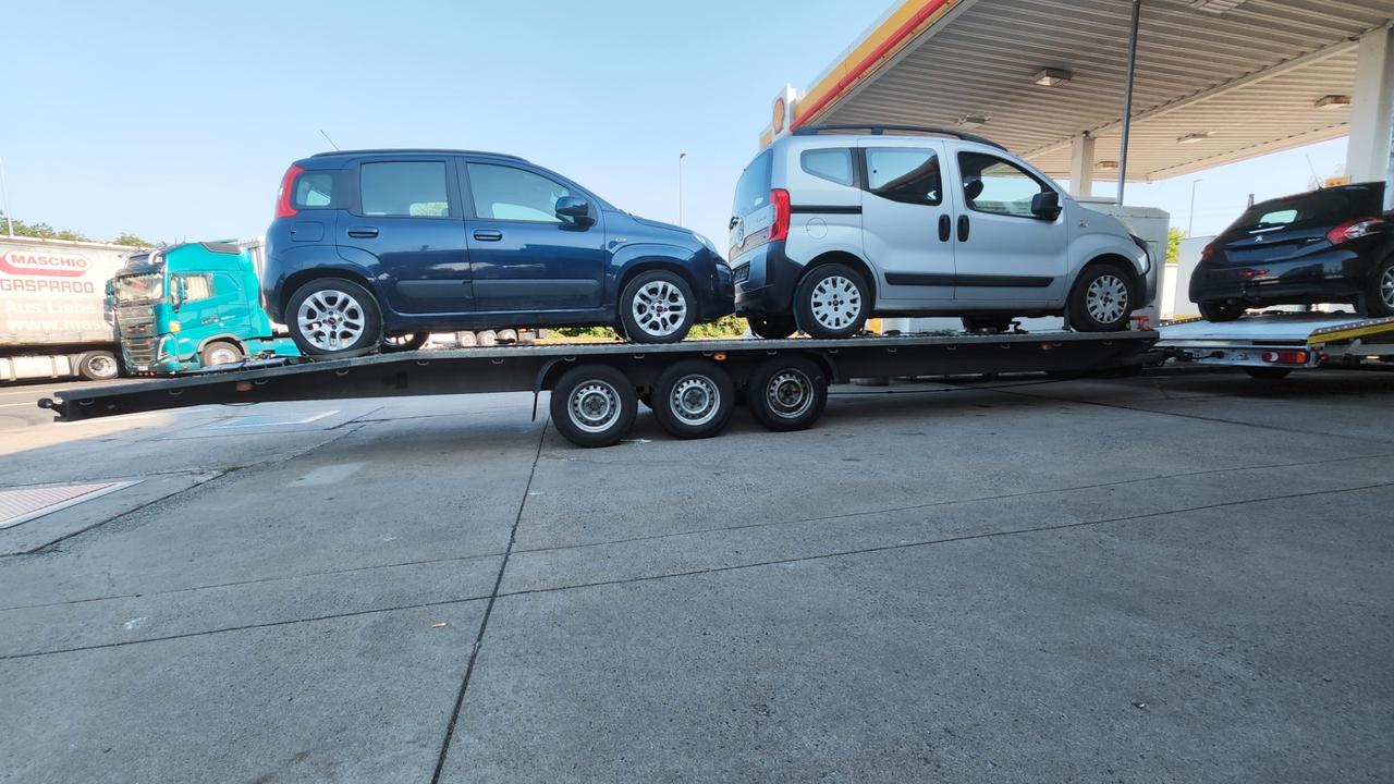 Rimorchio trasporto auto doppio con verricello due auto