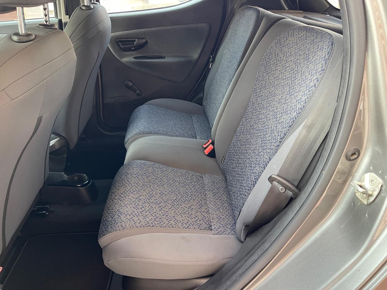 Lancia Ypsilon 1.0 5 porte S&S Hybrid Silver 2022