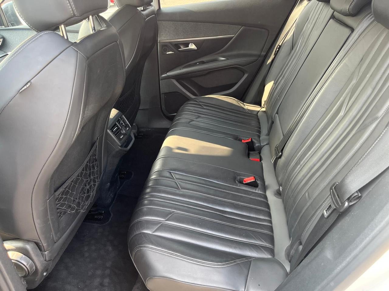 Peugeot 3008 PureTech Turbo 130 S&S Allure **EXPORT**