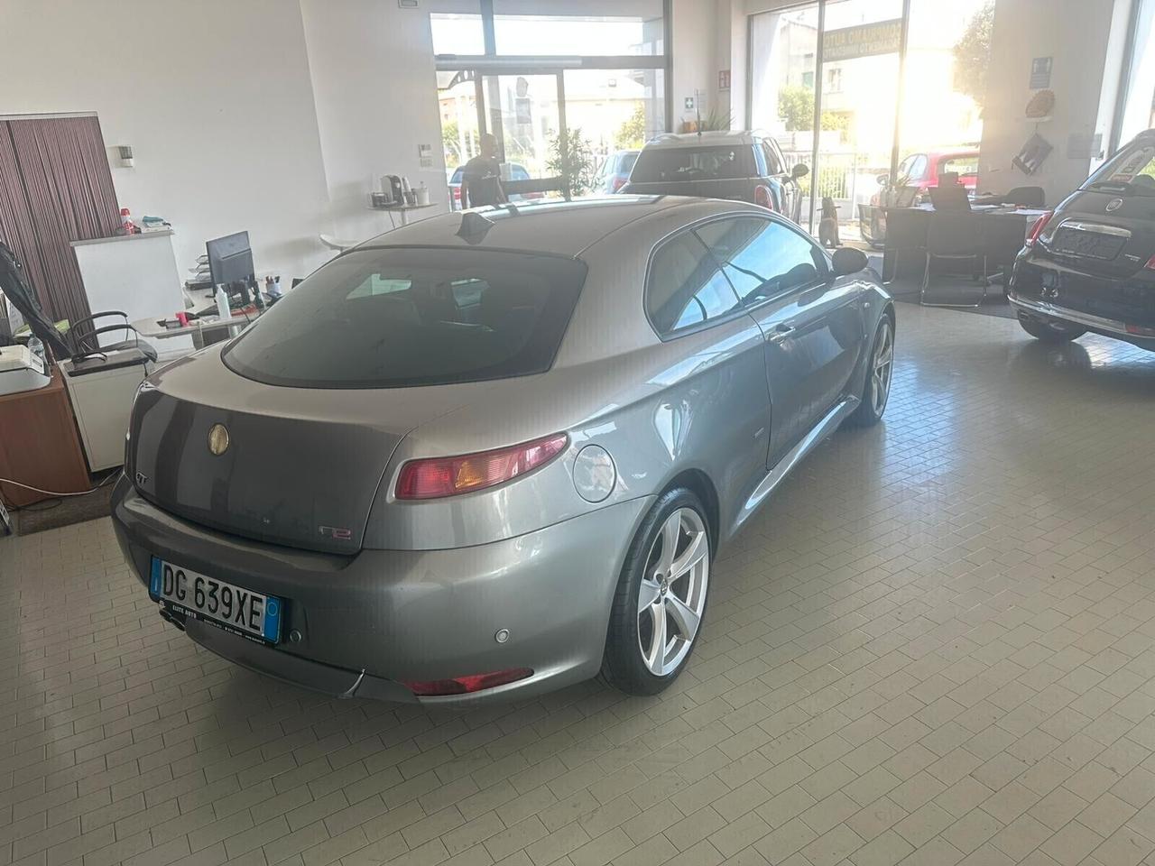 Alfa Romeo GT 1.9 JTDM 16V Distinctive Q2