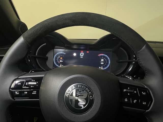 Alfa Romeo Junior 1.2 Hybrid 48V 145cv Speciale+Tetto+Sabelt+Matrix