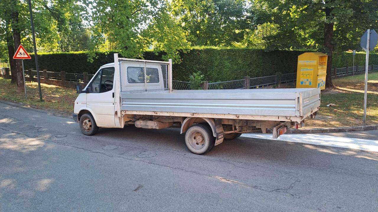 Ford Transit 2.5 D CASSONE DI 4,2 metri