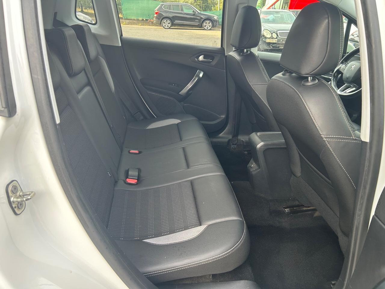 Peugeot 2008 BlueHDi 120 S&S Black Matt Euro6B
